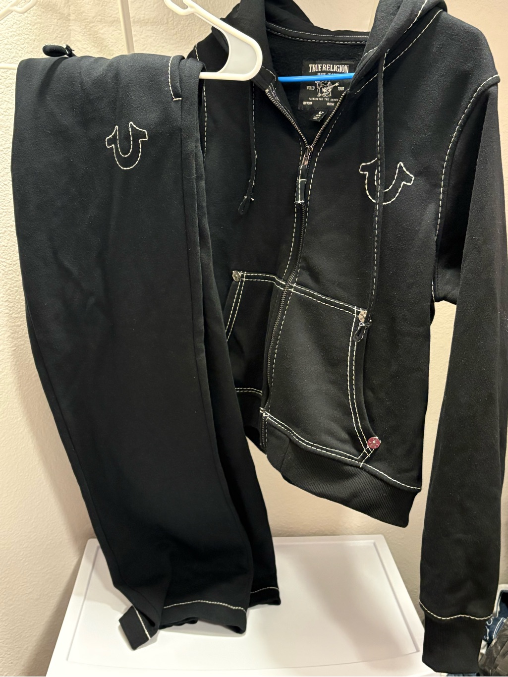 True Religion Black Zip Up Big T Logo Jacket Size M & Sweatpants Size S Set